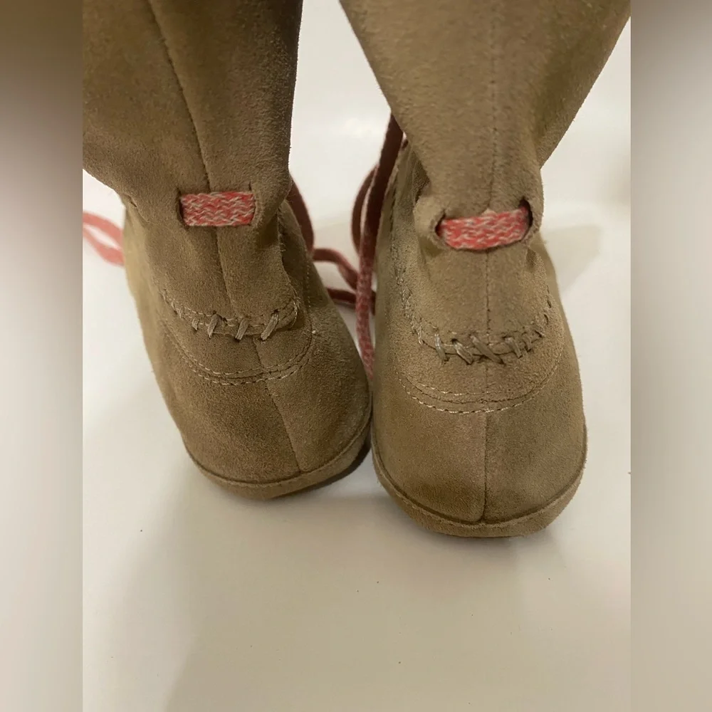 Sanuk suede  Tan Women's Boots with Pink Laces size 9 - Picture 3 of 7